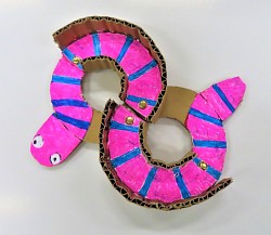 「あそべる！くねくねヘビをつくろう!!」の写真画像